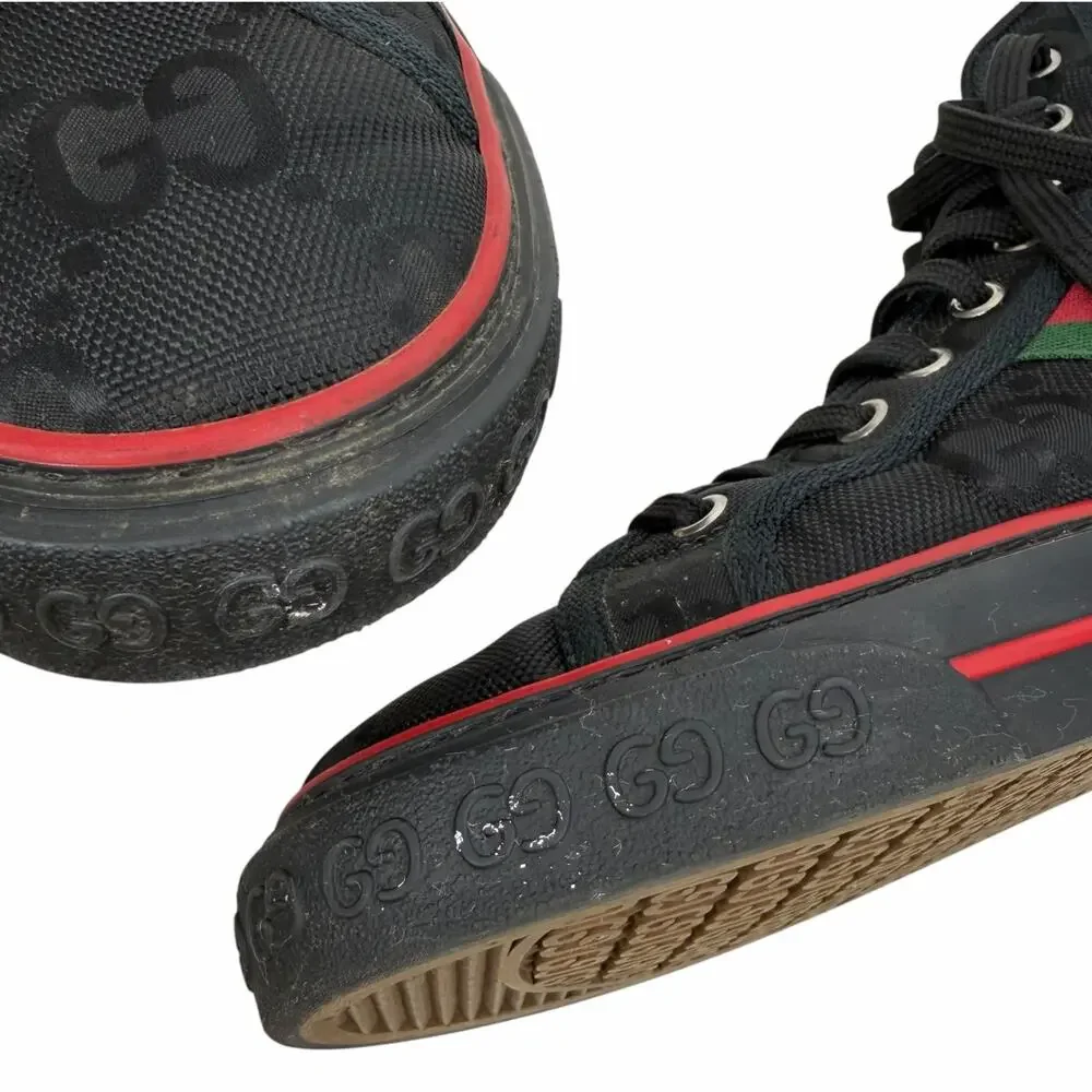 Gucci off grid